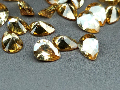 Cubic zirconia - Champagne - 8 mm - pear facet cut