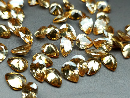 Cubic zirconia - Champagne - 8 mm - pear facet cut