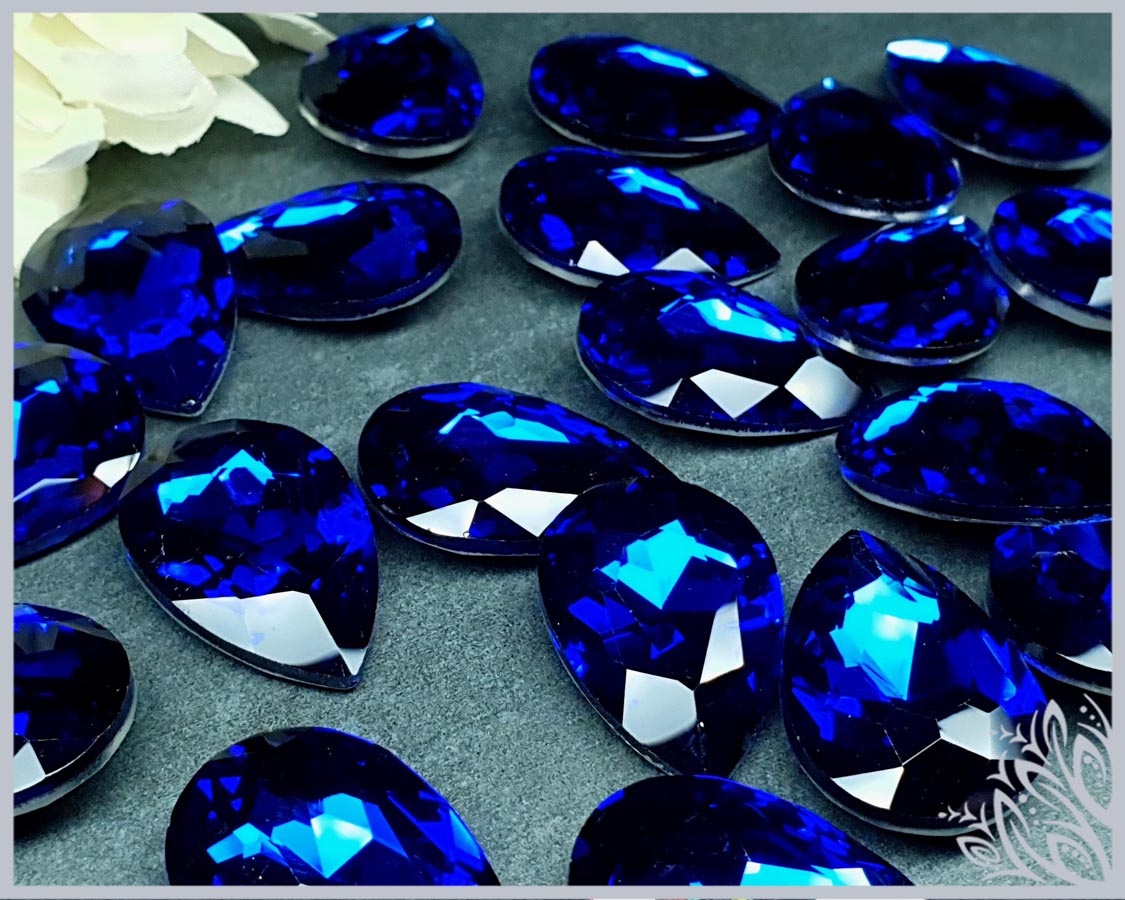 Rivoli pear 20 x 30 mm Sapphire blue