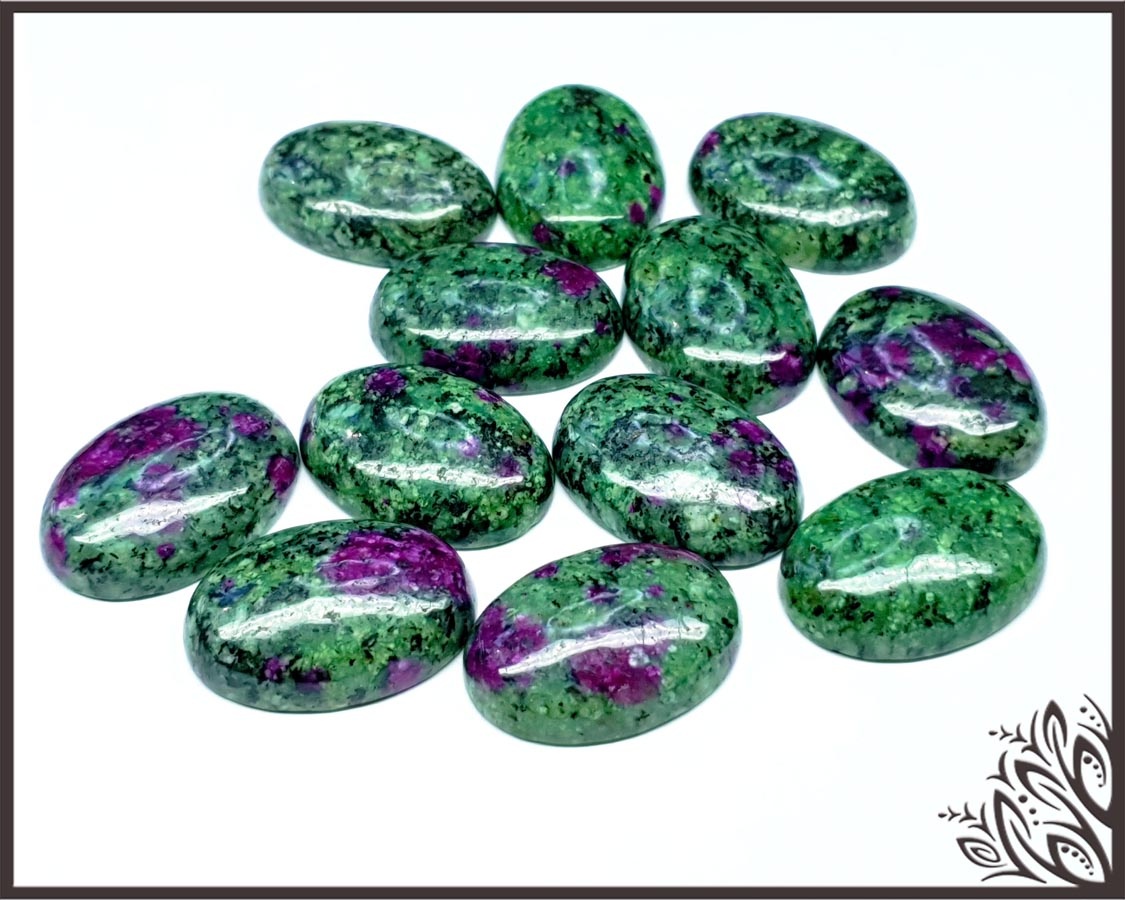 GSO052 - Ruby zoisite - 25x18m - oval imbali crafts