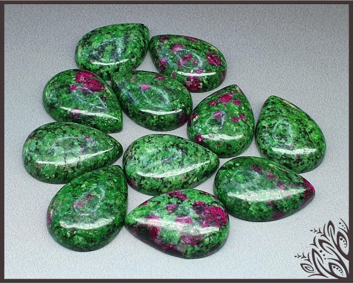 GSP031 - Ruby zoisite - 25x18 - pear 