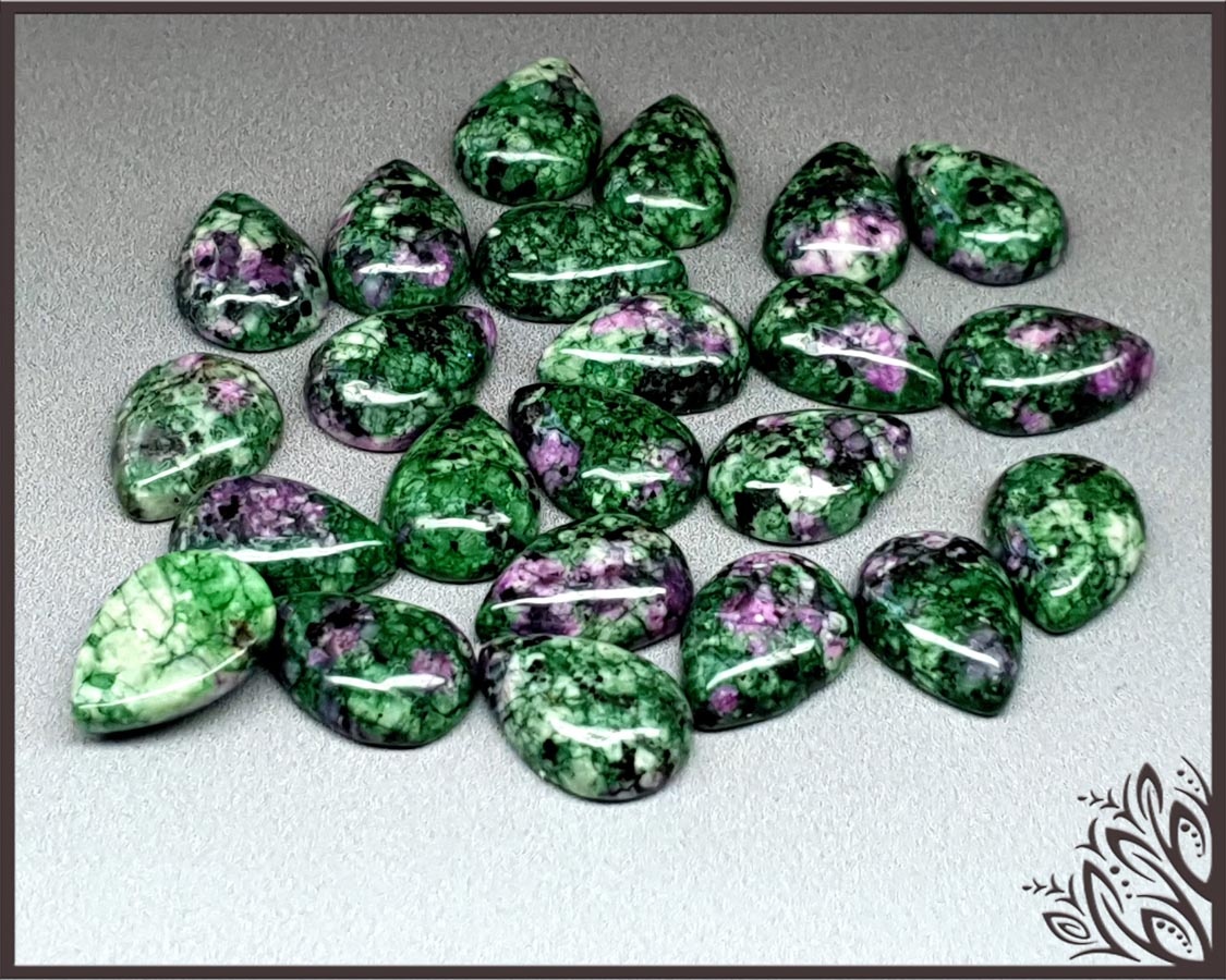 Ruby zoisite cabochon - pear - 14 mm imbali crafts